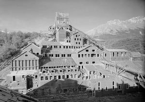 kennecott alaska copper chitina ak mines railroad abandoned northwestern mccarthy ghost town ghosttowns states